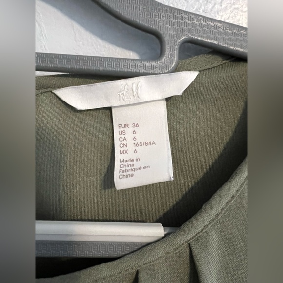 H&M Women’s Green Blouse - Picture 4 of 5
